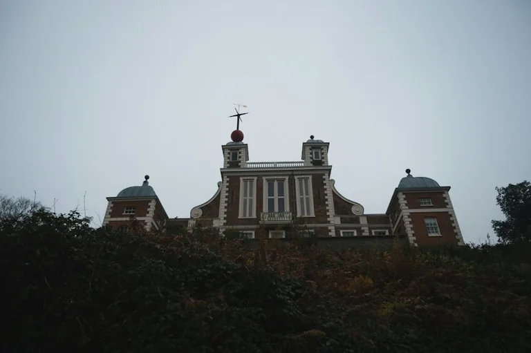 Jak wybór Greenwich w 1884 roku ujednolicił pomiar czasu